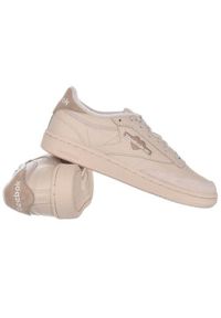 Buty do chodzenia damskie Reebok Club C 85. Kolor: beżowy. Materiał: materiał, skóra, syntetyk. Szerokość cholewki: normalna. Model: Reebok Club. Sport: turystyka piesza