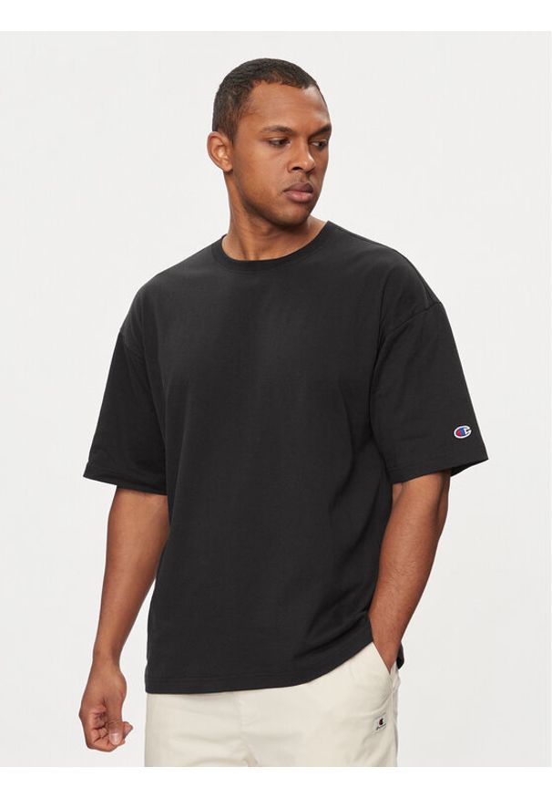 Champion T-Shirt 220017 Czarny Standard Fit. Kolor: czarny. Materiał: bawełna