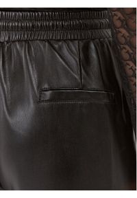 Guess Spodnie z imitacji skóry W3BB44 WF8Q0 Czarny Regular Fit. Kolor: czarny. Materiał: skóra #3