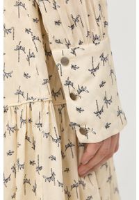 Bruuns Bazaar sukienka kolor beżowy mini oversize. Typ kołnierza: kołnierzyk stójkowy. Kolor: beżowy. Materiał: tkanina, wiskoza. Długość rękawa: długi rękaw. Typ sukienki: oversize. Długość: mini #3