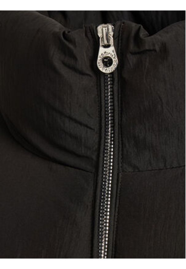 only - ONLY Kurtka zimowa Dolly 15205371 Czarny Regular Fit. Kolor: czarny. Materiał: syntetyk. Sezon: zima