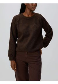 Reserved - Dzianinowa bluza z haftem - ciemnobrązowy. Kolor: brązowy. Materiał: dzianina. Wzór: haft #1