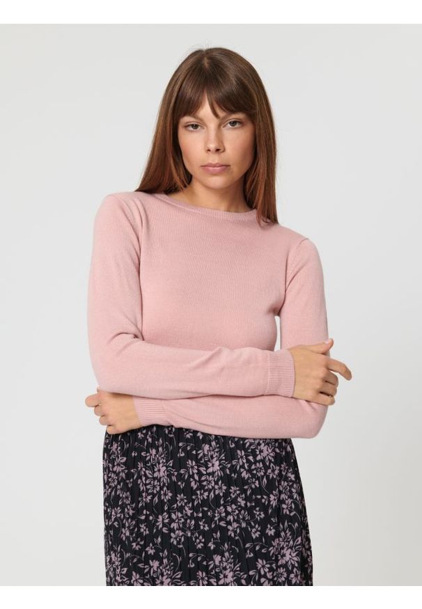 Sinsay - Sweter z miękkiej dzianiny - różowy. Kolor: różowy. Materiał: dzianina. Styl: klasyczny