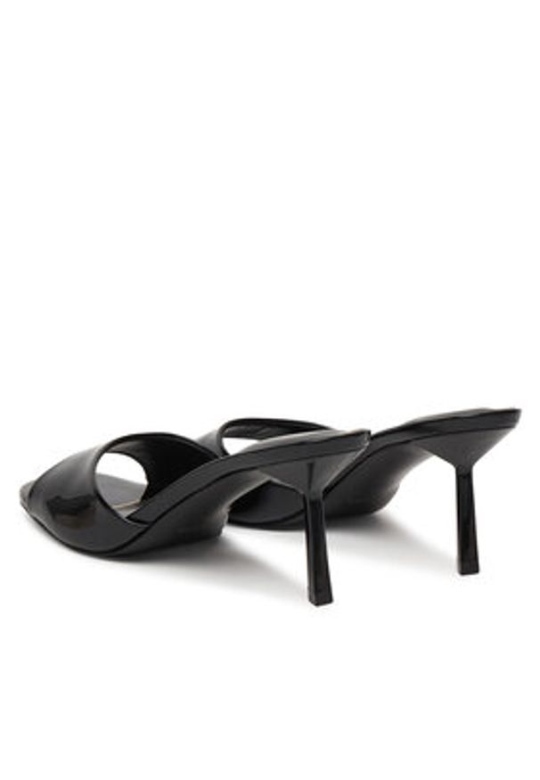 Guess Klapki FLPCAI PAF03 Czarny. Kolor: czarny. Materiał: skóra