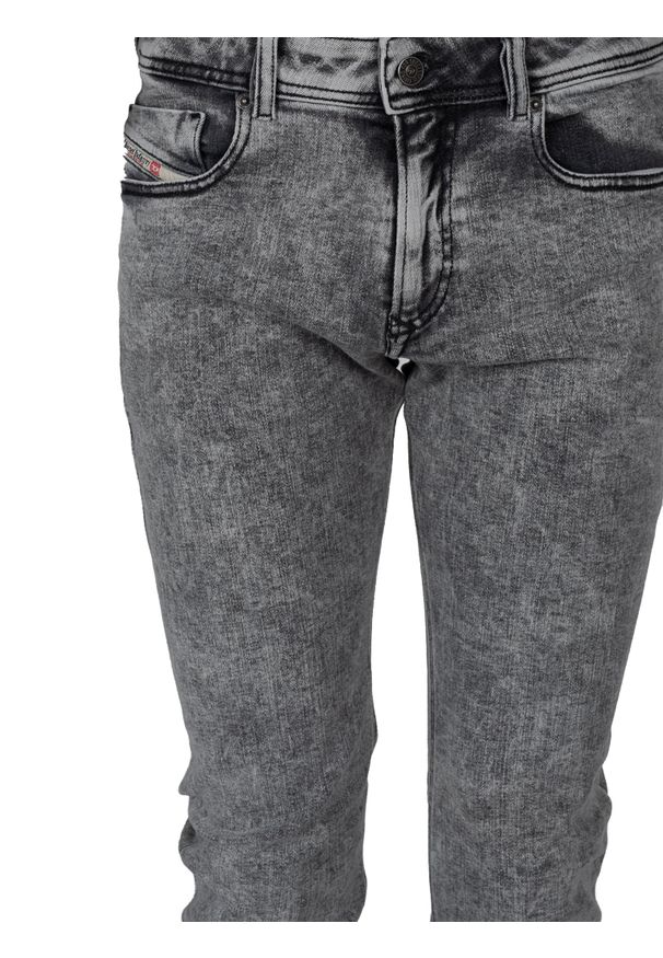 Diesel Jeansy "Sleenker" | A03596-09D89 | Mężczyzna | Szary. Okazja: na co dzień. Stan: obniżony. Kolor: szary. Styl: klasyczny, casual