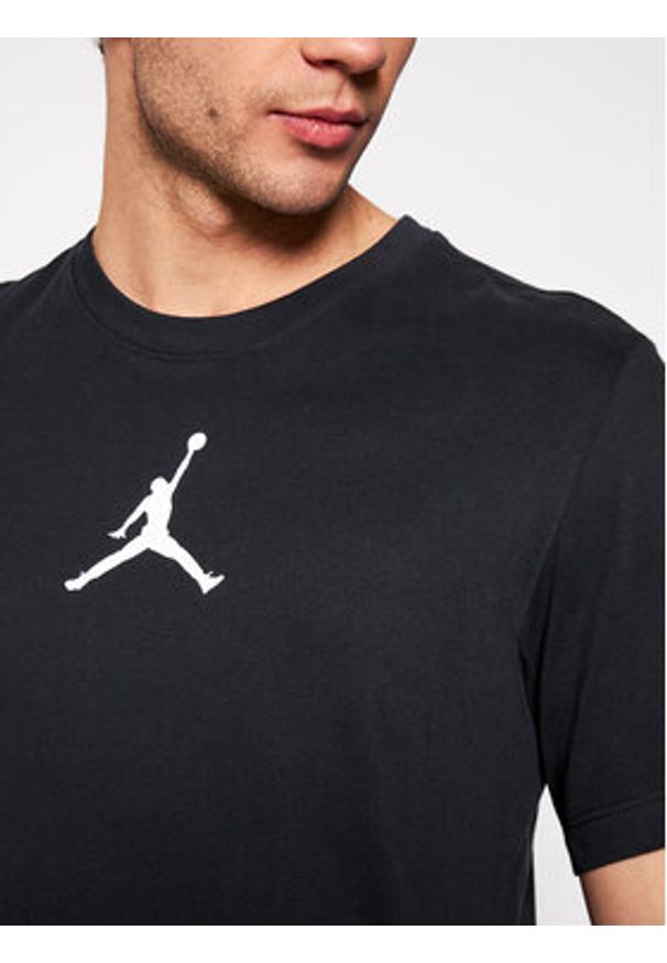 Nike T-Shirt Jordan Jumpman CW5190 Czarny Standard Fit. Kolor: czarny. Materiał: bawełna