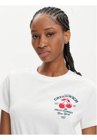Tommy Jeans T-Shirt Novelty DW0DW17820 Biały Regular Fit. Kolor: biały. Materiał: bawełna