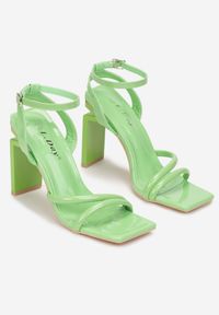 Renee - Zielone Lakierowane Sandały na Słupku ze Sprzączką Siwan. Nosek buta: otwarty. Zapięcie: sprzączka. Kolor: zielony. Materiał: lakier. Obcas: na słupku #2