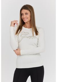 Guess - GUESS Biały damski sweter Olive z haftowanym logo, Rozmiar S. Kolor: biały. Materiał: wiskoza, elastan, poliamid, materiał. Długość rękawa: długi rękaw. Długość: długie. Wzór: haft. Styl: klasyczny, elegancki