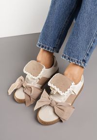 Renee - Beżowe Sneakersy Ozdobione Geometrycznym Wzorem i Kokardą Cedionna. Okazja: na co dzień. Kolor: beżowy. Materiał: jeans. Wzór: aplikacja, geometria #4