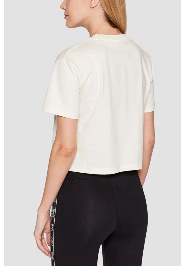 Guess - GUESS Kremowy bawełniany t-shirt damski Adele Crop, Rozmiar S. Okazja: na co dzień. Kolor: beżowy. Materiał: bawełna. Długość: krótkie. Styl: casual