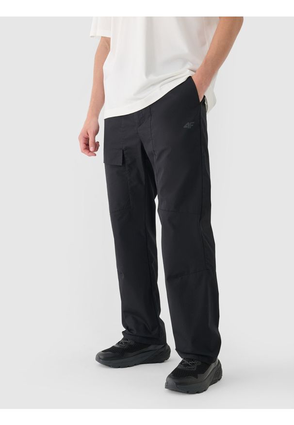 4f - 4F Spodnie casual męskie - czarne XXL. Okazja: na co dzień. Kolor: czarny. Materiał: bawełna, poliester, materiał, tkanina. Styl: casual