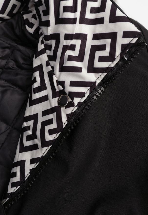 Born2be - Czarna Kurtka Parka z Kapturem z Ozdobną Wyściółką Tiolara. Okazja: na co dzień, na spacer. Typ kołnierza: kaptur. Kolor: czarny. Materiał: jeans. Styl: sportowy, casual