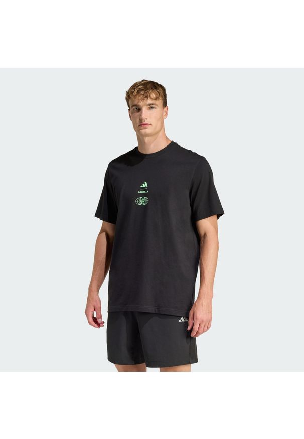 Adidas - Koszulka Lesmills Tour Graphic. Kolor: czarny. Sport: fitness
