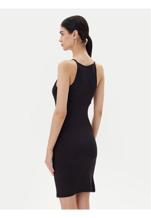 Pieces Sukienka codzienna Jane 17155478 Czarny Slim Fit. Okazja: na co dzień. Kolor: czarny. Materiał: wiskoza. Typ sukienki: proste. Styl: casual