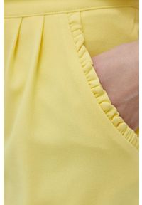 JDY szorty damskie kolor żółty gładkie high waist. Stan: podwyższony. Kolor: żółty. Materiał: dzianina. Wzór: gładki #4