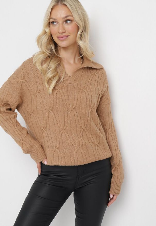 Born2be - Brązowy Klasyczny Sweter w Ozdobny Splot Mulls. Kolor: brązowy. Materiał: dzianina, tkanina. Wzór: ze splotem. Styl: klasyczny