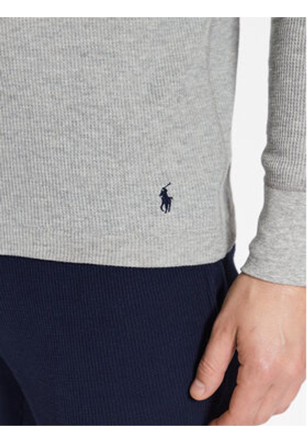 Polo Ralph Lauren Longsleeve 714899615003 Szary Regular Fit. Typ kołnierza: polo. Kolor: szary. Materiał: syntetyk, bawełna. Długość rękawa: długi rękaw