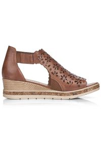 Skórzane komfortowe sandały damskie na koturnie zabudowane brązowe Remonte D3056-24. Kolor: brązowy. Materiał: skóra ekologiczna, materiał. Obcas: na koturnie