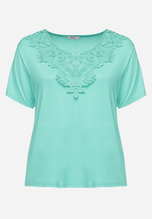 Born2be - Zielony Klasyczny T-shirt z Koronką przy Dekolcie Fioma. Okazja: na spotkanie biznesowe. Kolor: zielony. Materiał: koronka. Wzór: koronka. Styl: klasyczny