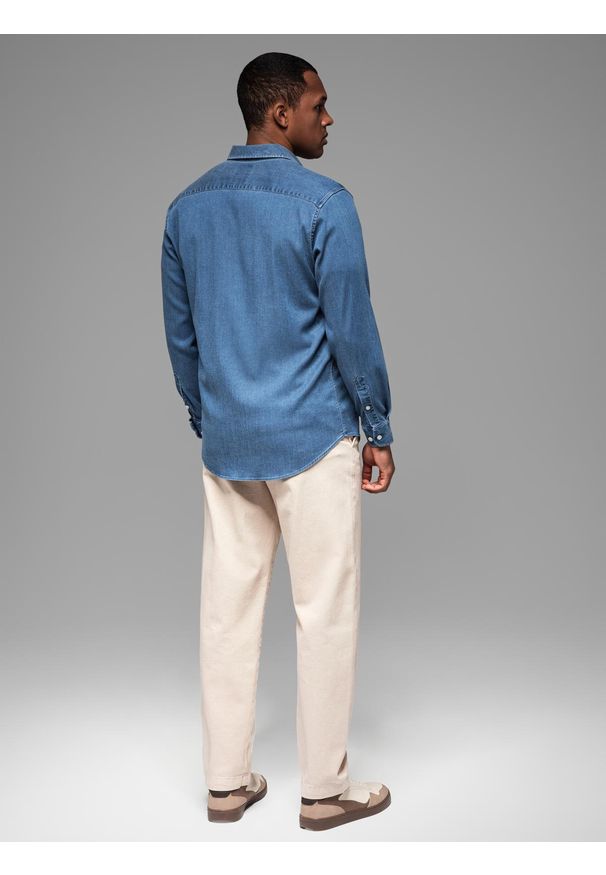 Ombre Clothing - Męska koszula jeansowa z lyocellem oraz haftem na piersi – niebieska V2 OM-SHDS-0180 - XXL. Kolor: niebieski. Materiał: jeans. Wzór: haft