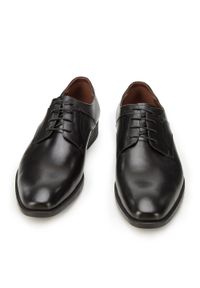 Wittchen - Męskie buty derby skórzane z tłoczonym zapiętkiem czarne. Okazja: na co dzień. Kolor: czarny. Materiał: skóra. Sezon: lato. Styl: casual, elegancki #6