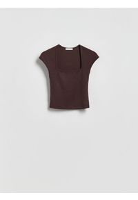 Reserved - T-shirt z wiskozą - ciemnobrązowy. Kolor: brązowy. Materiał: wiskoza #1