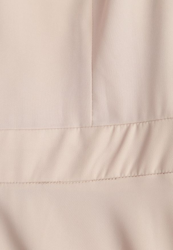 Renee - Beżowa Sukienka o Rozkloszowanym Kroju z Falbanami Bouchard. Typ kołnierza: dekolt w kształcie V. Kolor: beżowy. Materiał: tkanina. Wzór: jednolity, gładki. Styl: wizytowy, klasyczny. Długość: maxi