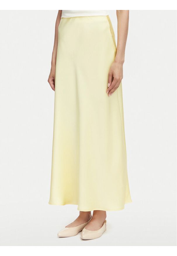 Vero Moda Spódnica maxi Livia 10350079 Żółty jasny Regular Fit. Kolor: żółty. Materiał: satyna