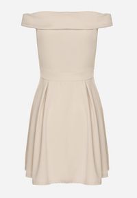 Born2be - Beżowa Sukienka z Hiszpańskim Dekoltem o Rozkloszowanym Fasonie Vilenia. Okazja: na co dzień. Kolor: beżowy. Typ sukienki: rozkloszowane. Styl: casual, elegancki #4