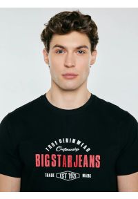 Big-Star - Koszulka męska z kontrastowym nadrukiem czarna Sers 906. Kolor: czarny. Materiał: dzianina, skóra. Wzór: nadruk. Styl: klasyczny, sportowy #5