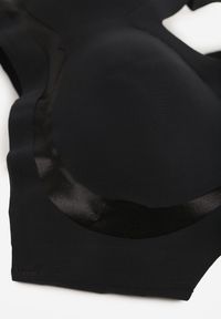 Renee - Czarny Biustonosz Ozdobiona Przezroczystymi Wstawkami z Usztywnieniem Seanael. Kolor: czarny. Materiał: dresówka. Rodzaj stanika: przezroczysty. Wzór: aplikacja #3