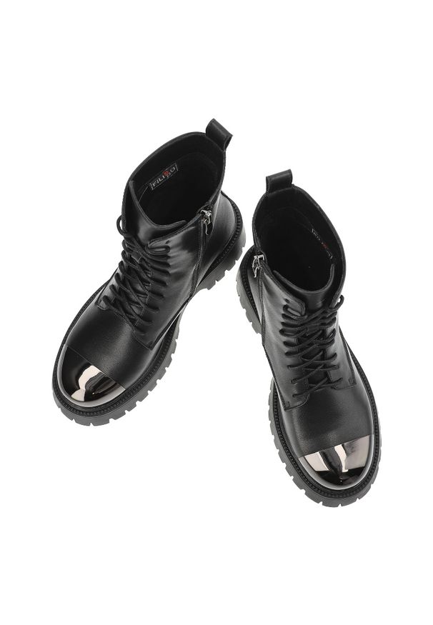 Czarne Botki Filippo Ocieplane Obuwie Damskie. Okazja: na co dzień, na spacer. Zapięcie: sznurówki. Kolor: czarny. Materiał: skóra, guma. Szerokość cholewki: normalna. Styl: klasyczny, casual, elegancki