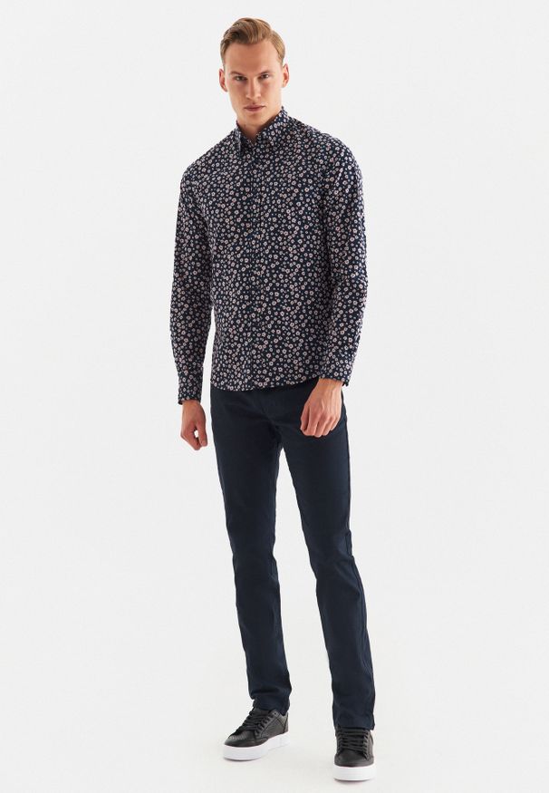 Pako Lorente - PAKO LORENTE – Koszula męska P22WF-1X-026-G-S. Typ kołnierza: kołnierzyk klasyczny. Materiał: bawełna, elastan. Długość rękawa: długi rękaw. Długość: długie. Wzór: kwiaty. Styl: klasyczny