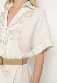 Born2be - Beżowa Wiskozowa Sukienka Koszulowa z Lnem Zdobiona Haftem i Paskiem Atelinda. Okazja: na co dzień, do pracy. Typ kołnierza: kołnierzyk klasyczny. Kolor: beżowy. Wzór: aplikacja, haft. Typ sukienki: koszulowe. Materiał: len, wiskoza. Długość rękawa: krótki rękaw. Sezon: lato. Styl: klasyczny, casual, elegancki #7