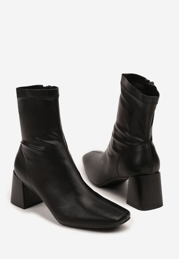 Born2be - Czarne Botki Vices na Stożkowym Obcasie z Dopasowaną Cholewką Giosella. Okazja: na co dzień. Kolor: czarny. Materiał: jeans. Szerokość cholewki: normalna. Obcas: na obcasie. Styl: elegancki, casual. Wysokość obcasa: średni