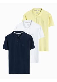 Ombre Clothing - Zestaw koszulek męskich polo z dzianiny pique 3-pak - mix V22 - Rozmiar: L. Okazja: na co dzień. Typ kołnierza: polo. Kolor: biały. Materiał: dzianina. Wzór: haft, aplikacja. Sezon: wiosna, lato. Styl: klasyczny, sportowy, wizytowy, casual