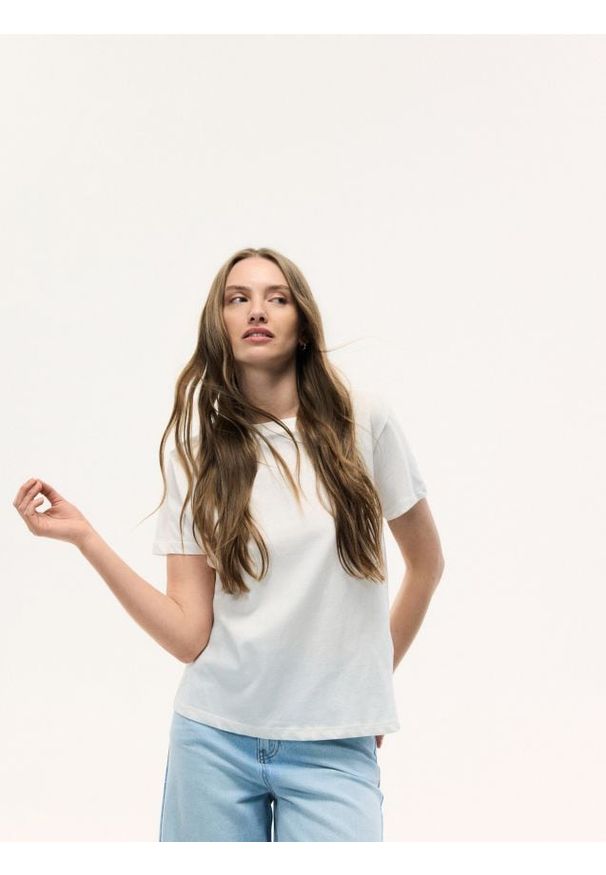 Reserved - Bawełniany t-shirt regular - biały. Kolor: biały. Materiał: bawełna