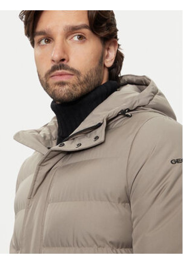 Geox Kurtka zimowa Sile M4628S T3140 F5259 Beżowy Regular Fit. Kolor: beżowy. Materiał: syntetyk. Sezon: zima