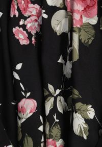 Born2be - Czarna Kopertowa Sukienka w Kwiatowy Wzór z Paskiem i Falbanką Thellippe. Okazja: na co dzień. Kolor: czarny. Materiał: jeans, wiskoza, materiał, tkanina. Długość rękawa: krótki rękaw. Wzór: kwiaty. Typ sukienki: kopertowe. Styl: casual, elegancki. Długość: maxi #2