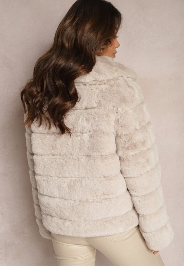 Renee - Beżowa Futrzana Kurtka z Wywiniętym Kołnierzem Snaline. Kolor: beżowy. Materiał: futro