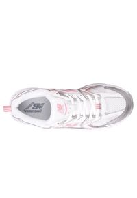 Buty dziecięce New Balance GR530EC – białe. Okazja: na uczelnię, na co dzień. Kolor: biały. Materiał: guma, materiał, syntetyk. Szerokość cholewki: normalna #2