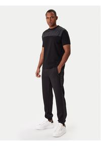 Karl Lagerfeld - KARL LAGERFELD T-Shirt 755030 561221 Czarny Regular Fit. Typ kołnierza: dekolt w karo. Kolor: czarny. Materiał: bawełna #4