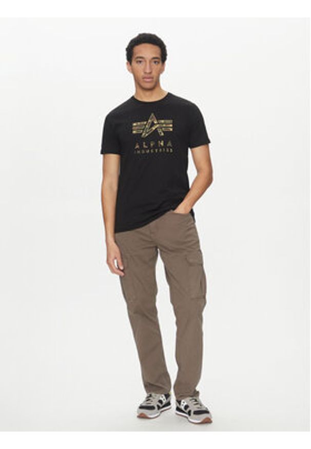 Alpha Industries T-Shirt Camo Puff 146506 Czarny Regular Fit. Kolor: czarny. Materiał: bawełna