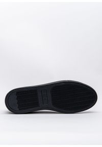Sneakersy męskie Armani Exchange (XUX001 XV516 00002). Kolor: czarny