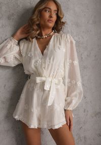 Renee - Beżowy Kombinezon z Tencelu z Kopertowym Dekoltem Cekinami i Kwiatami 3D Kairial. Okazja: na imprezę. Kolor: beżowy. Materiał: materiał, poliester. Wzór: kwiaty. Sezon: lato. Styl: elegancki #1