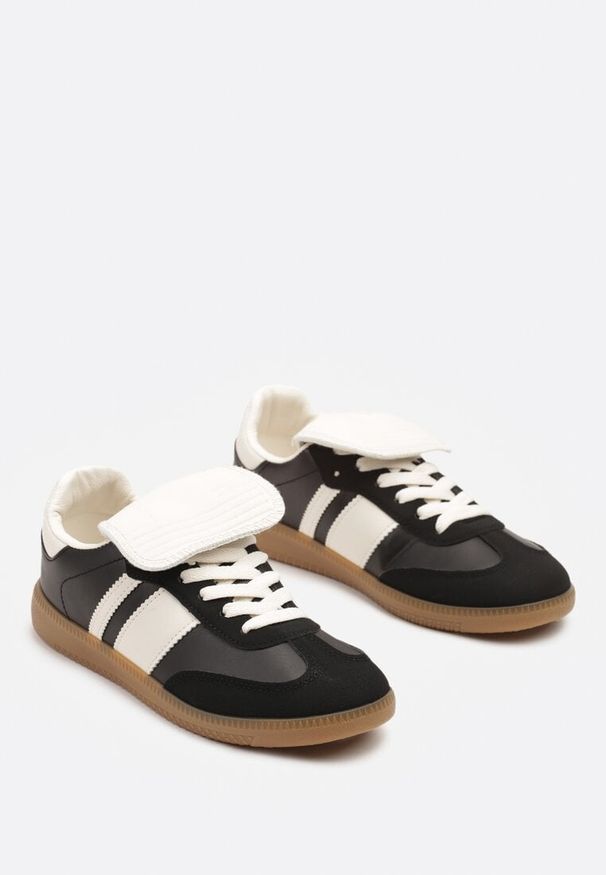 Born2be - Czarne Sneakersy Tenisówki Ozdobione Wywinięciem Myrloria. Okazja: na co dzień, na spacer. Kolor: czarny. Materiał: jeans. Wzór: aplikacja. Obcas: na obcasie. Wysokość obcasa: niski. Sport: turystyka piesza