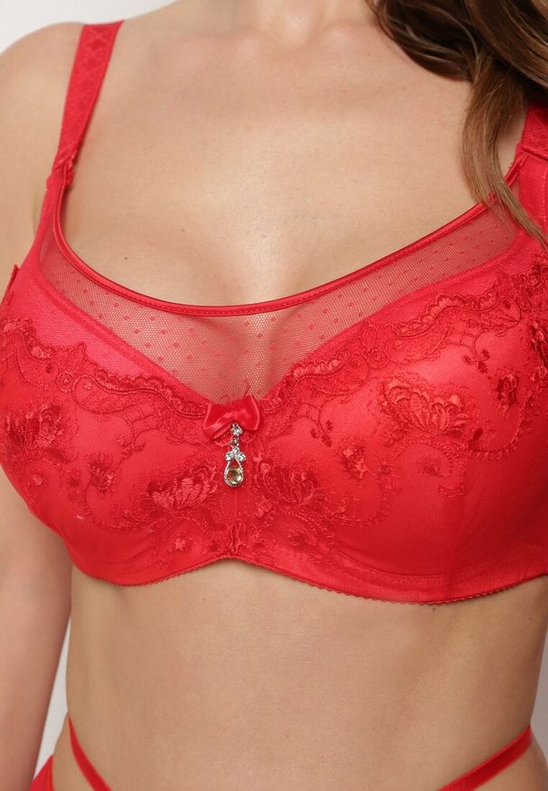 Renee - Czerwony Elegancki Biustonosz Push Up z Odpinanymi Ramiączkami Ursa. Kolor: czerwony. Rodzaj stanika: odpinane ramiączka, push-up