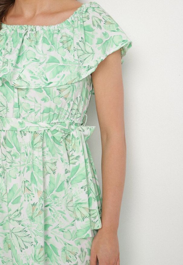 Born2be - Zielona Sukienka Hiszpanka z Bawełną w Kwiaty Mreova. Okazja: na co dzień. Typ kołnierza: dekolt hiszpanka. Kolor: zielony. Materiał: bawełna. Wzór: kwiaty. Styl: klasyczny, casual, elegancki