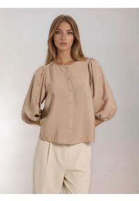 Sinsay - Bluzka koszulowa z bufiastymi rękawami i wiskozą - beżowy. Kolor: beżowy. Materiał: wiskoza